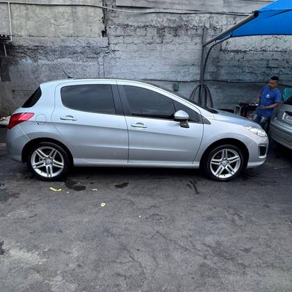 PEUGEOT 308 2.0 ALLURE 16V FLEX 4P AUTOMÁTICO PEUGEOT 308 2.0 ALLURE 16V FLEX 4P AUTOMÁTICO